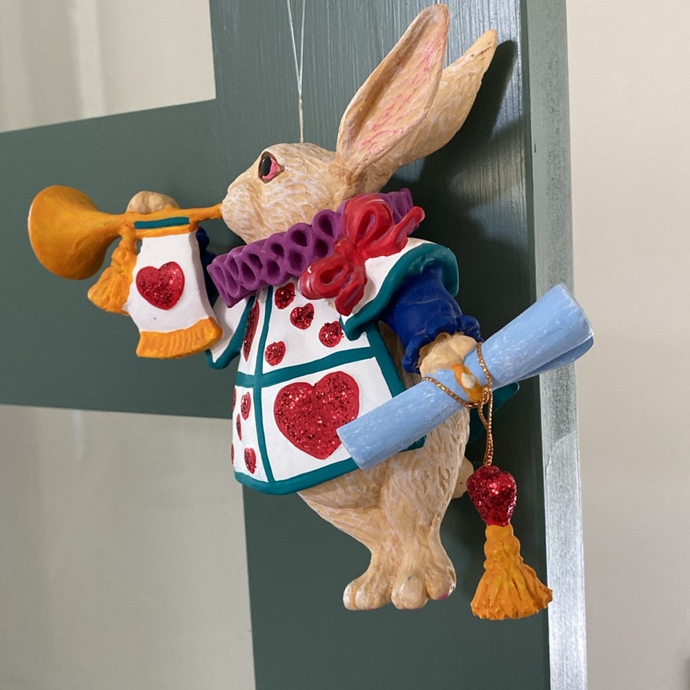 White Rabbit Heart Ornament/Decor - Picture 4 of 5